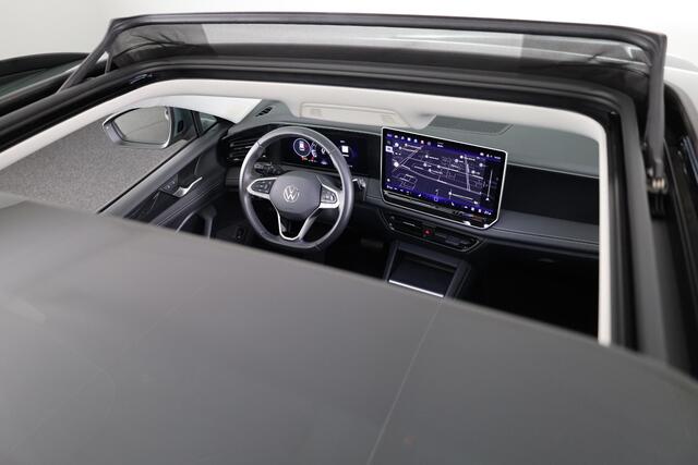 Volkswagen TIGUAN 1.5 eTSI Life Edition Automaat (DSG) | Verlengde garantie | Panoramadak | Elektr. trekhaak | Parkeersensoren (Park assist) | Rondomzicht camera | Stoelverwarming | Head-up display |