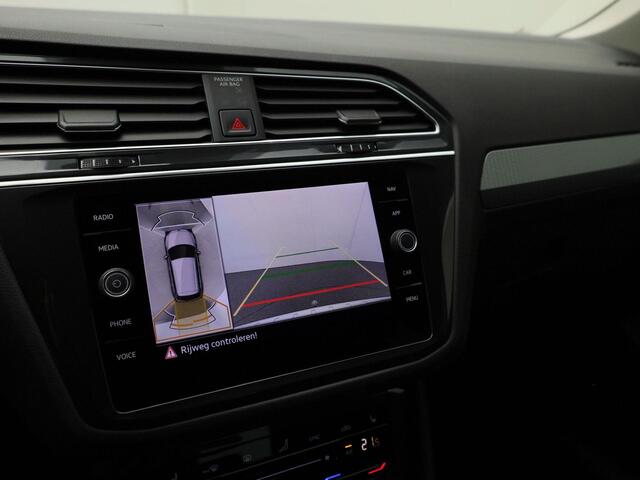 Volkswagen TIGUAN 1.5TSI/150PK Life DSG · Navigatie · Trekhaak · Camera · Massagefunctie