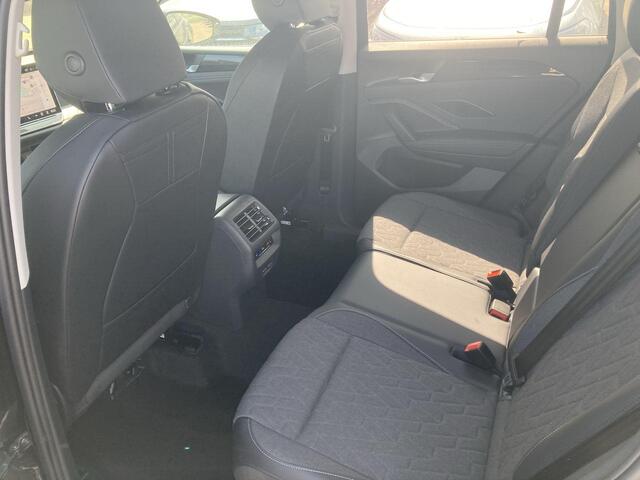 Volkswagen TIGUAN 1.5 eTSI 204 pk DSG Life Edition · Navigatie · Camera + Parkeersensoren · Zwenkbare Trekhaak ·