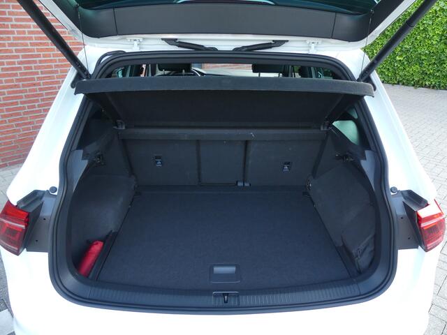 Volkswagen TIGUAN 1.5 TSI R-Line Business+ / Trekhaak