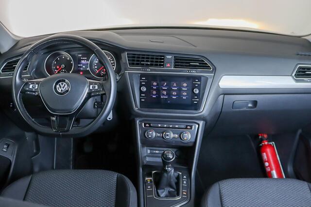 Volkswagen TIGUAN Allspace 1.5 TSI R-line, 7-Persoons, Trekhaak, Navigatie, Apple Carplay/Android Auto
