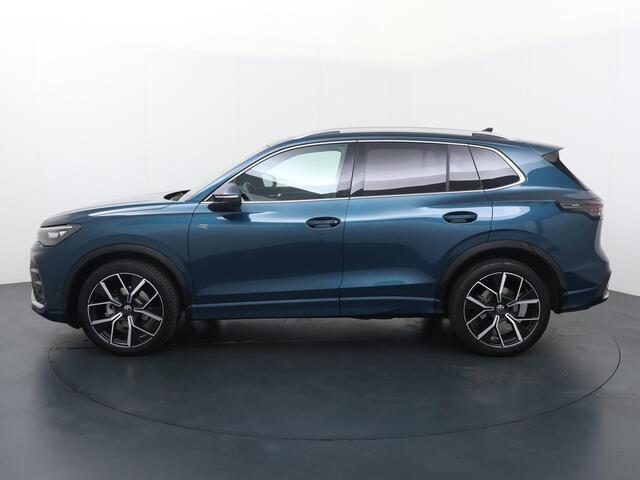 Volkswagen TIGUAN 1.5 eTSI R-Line Business | 150 PK | Automaat | Stoelverwarming | Navigatie | Stoel massage