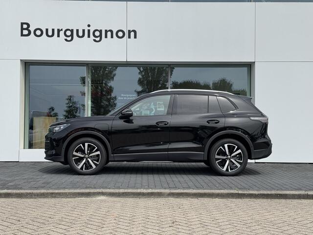 Volkswagen TIGUAN Life Edition 1.5 eHybrid 204 pk | Trekhaak | 19" LMV | Adaptieve Cruise Control | Achteruitrijcamera |