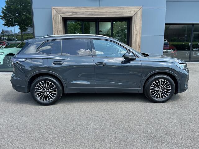 Volkswagen TIGUAN 1.5 eTSI Life | Trekhaak | Camera | Trekhaak | Dode hoek | Rijklaar incl. garantie