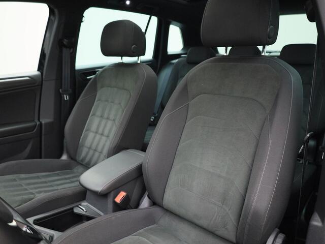Volkswagen TIGUAN 1.5TSI/150PK ACT Highline Business R DSG · Panoramadak · Trekhaak · Camera + Parkeersensoren