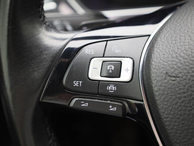 Volkswagen TIGUAN 1.5TSI/150PK ACT Highline Business R DSG · Panoramadak · Trekhaak · Camera + Parkeersensoren