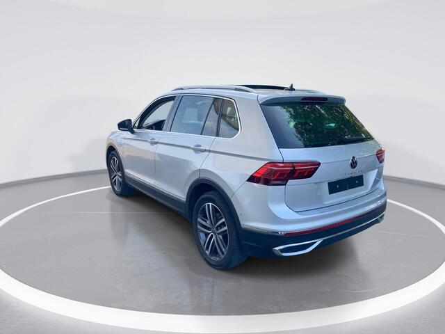 Volkswagen TIGUAN 1.4TSIeHybrid 180kW/245PK Elegance DSG · Panoramadak · Camera + Parkeersensoren · Navigatie