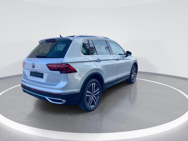 Volkswagen TIGUAN 1.4TSIeHybrid 180kW/245PK Elegance DSG · Panoramadak · Camera + Parkeersensoren · Navigatie