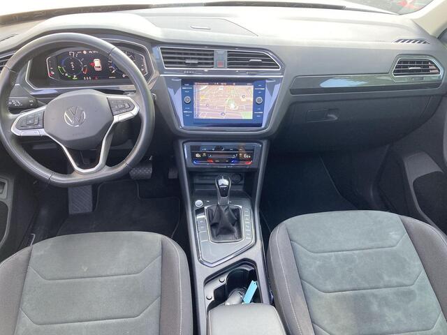 Volkswagen TIGUAN 1.4TSIeHybrid 180kW/245PK Elegance DSG · Panoramadak · Camera + Parkeersensoren · Navigatie