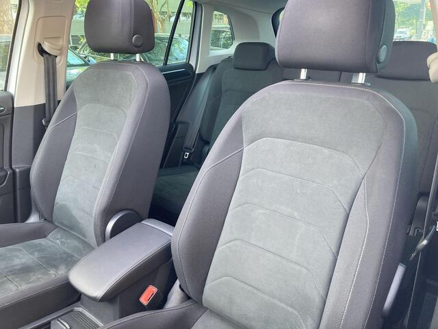 Volkswagen TIGUAN 1.4TSIeHybrid 180kW/245PK Elegance DSG · Panoramadak · Camera + Parkeersensoren · Navigatie