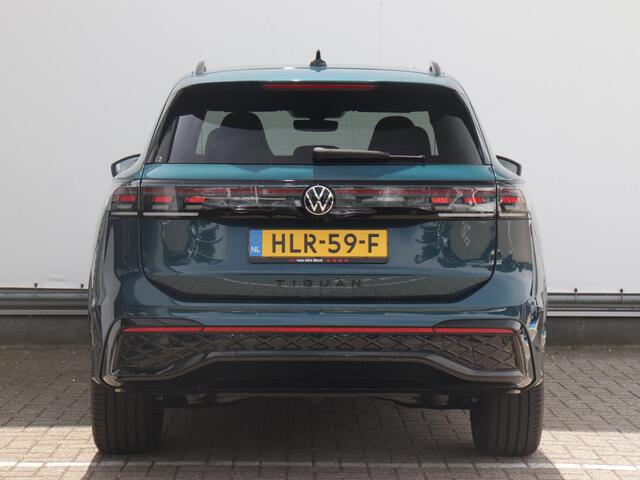 Volkswagen TIGUAN 1.5 eHybrid R-Line Edition | Trekhaak | Black style | Panoramadak | 360° Camera | Stoel & stuurverwarming | 20'' LM |