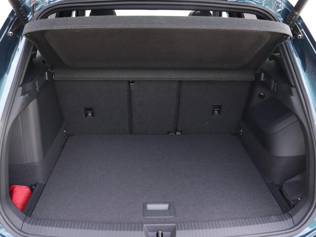Volkswagen TIGUAN 1.5 eHybrid R-Line Edition | Trekhaak | Black style | Panoramadak | 360° Camera | Stoel & stuurverwarming | 20'' LM |