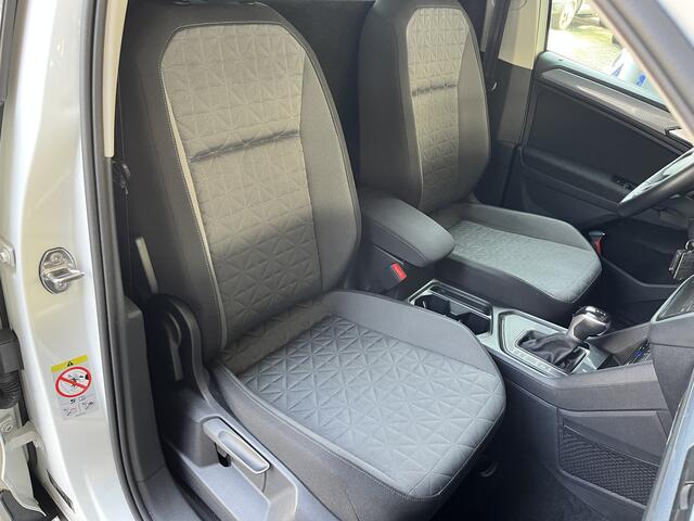 Volkswagen TIGUAN 2.0 TDI 150pk DSG Grijskenteken Euro 6 Airco Cruise controle Telefoon verbinding Navigatiesysteem Stuurwielbediening Parkeersensoren voor en achter 2-Persoons Bestel