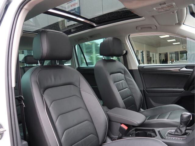 Volkswagen TIGUAN 1.5 TSI ACT Highline | panorama | trekhaak | leder | memory | camera | park-assist |