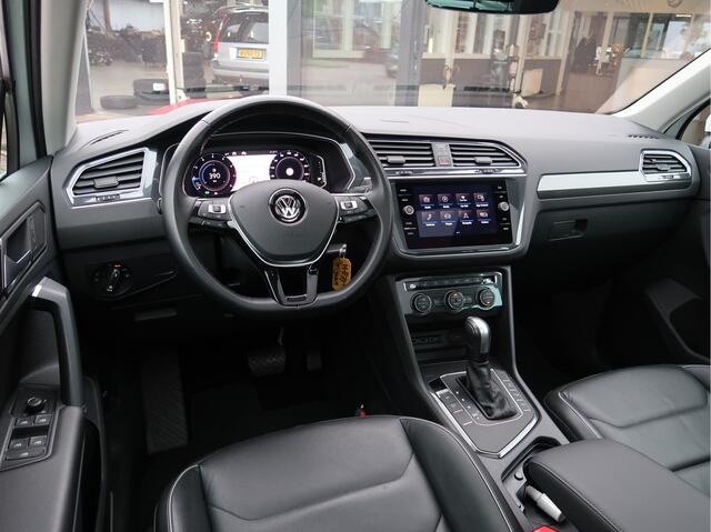 Volkswagen TIGUAN 1.5 TSI ACT Highline | panorama | trekhaak | leder | memory | camera | park-assist |