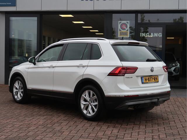 Volkswagen TIGUAN 1.5 TSI ACT Highline | panorama | trekhaak | leder | memory | camera | park-assist |