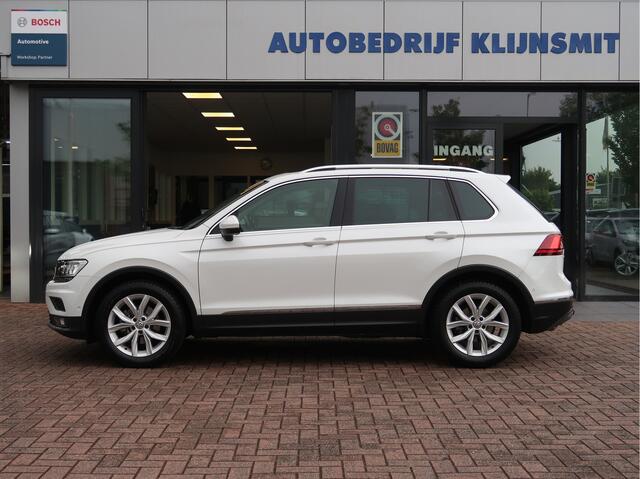 Volkswagen TIGUAN 1.5 TSI ACT Highline | panorama | trekhaak | leder | memory | camera | park-assist |