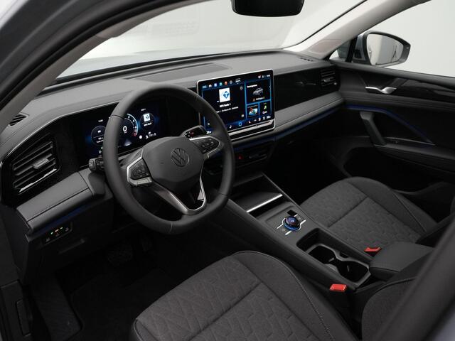 Volkswagen TIGUAN 1.5 204 pk DSG eHybrid Life Edition | Leder/stof | Achteruitrijcamera | Stuur-/stoelverwarming | Adaptive Cruise