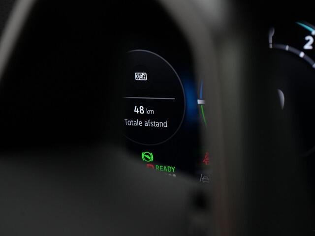 Volkswagen TIGUAN 1.5 204 pk DSG eHybrid Life Edition | Leder/stof | Achteruitrijcamera | Stuur-/stoelverwarming | Adaptive Cruise