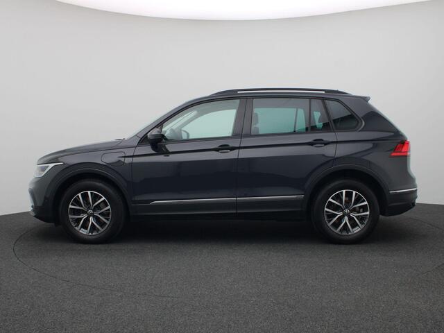 Volkswagen TIGUAN 1.4 life eHybrid 245PK DSG full led, adaptive cruise met travel assist, side assist, keyless, stuur-stoelverwarming, alarm, 17" lichtmetaal