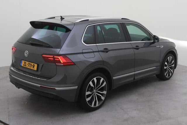 Volkswagen TIGUAN 1.5 TSI 150pk Highline Business R- Line DSG Automaat Panoramadak / LED / Navigatie / Camera / Achterklep elektrisch bedienbaar / 20"LM Velgen
