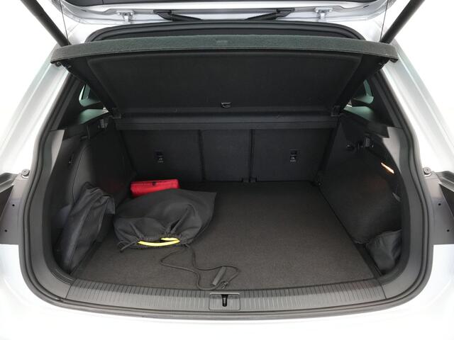 Volkswagen TIGUAN 1.4 TSI eHybrid DSG 245pk R-Line Business+ Panorama Navigatie Camera Stoelverwarming Trekhaak 292