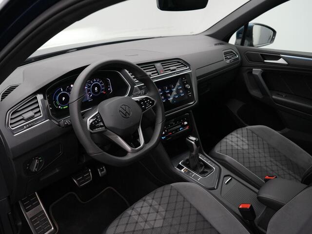 Volkswagen TIGUAN 1.4 TSI 245 pk DSG eHybrid R-Line Business+ | Trekhaak | IQ Light | Stuur-/stoelverwarming | Navigatie | Stoelverwarming | Achteruitrijcamera