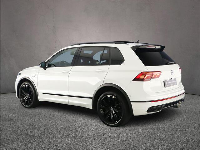 Volkswagen TIGUAN R-Line Business+ 1.4 TSI eHybrid 245pk DSG Automaat Trekhaak, Panoramadak, Lederen bekleding, Elektrische achterklep, Head up display, Adaptive cruise control, Achteruitrijcamera