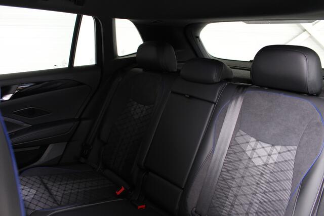 Volkswagen TIGUAN 1.5 eHybrid R-Line Edition Navigatie | 360 Camera | Trekhaak | HUD | Keyless Entry