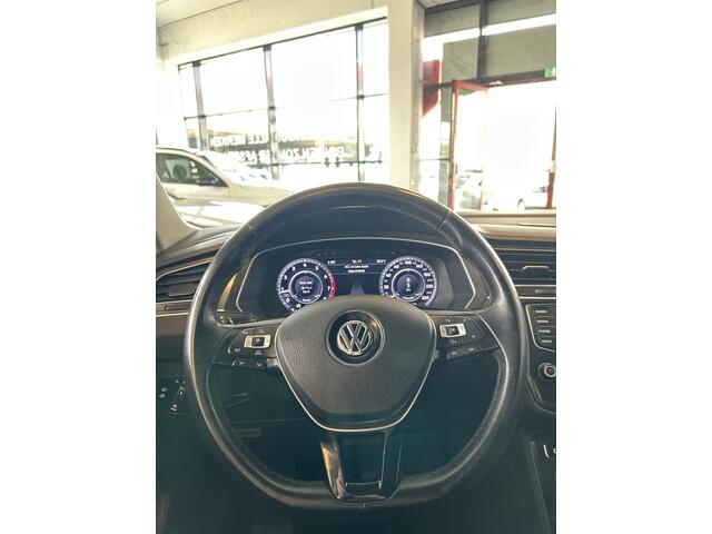 Volkswagen TIGUAN 2.0 TSI 4Motion R-Line | Digital dashboard | Adaptieve cruise control | Adaptief onderstel | Achteruitrijcamara | Park assist | Stoel+Stuurverwarming | Climate control | Apple carplay | Navigatie | Elek. inklapbare spiegels