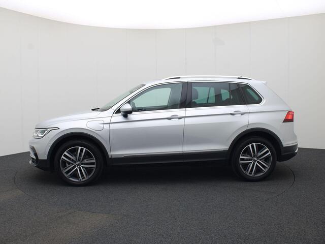Volkswagen TIGUAN 1.4TSIeHybrid 180kW/245PK Elegance DSG · Panoramadak · Camera + Parkeersensoren · Navigatie