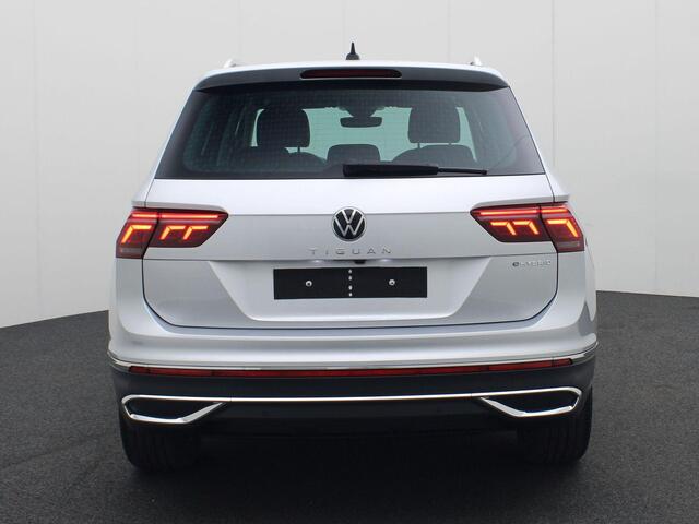 Volkswagen TIGUAN 1.4TSIeHybrid 180kW/245PK Elegance DSG · Panoramadak · Camera + Parkeersensoren · Navigatie