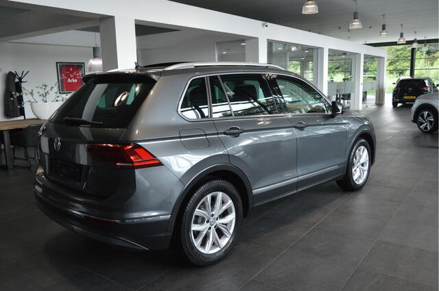 Volkswagen TIGUAN 1.4 TSI ACT Highline navi pano leer camera trekhaak 150 pk !!