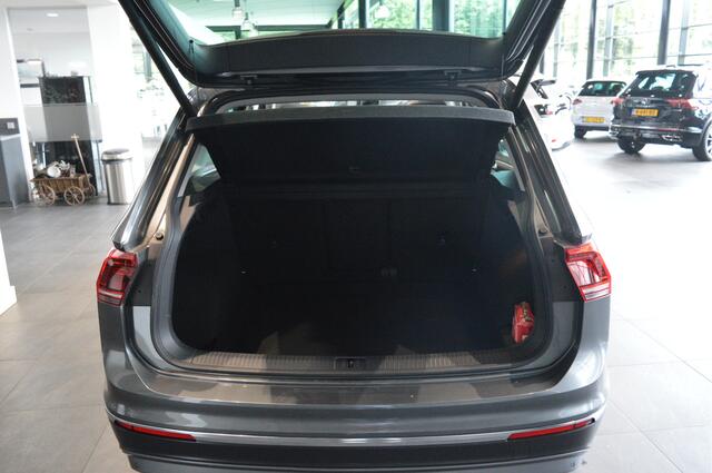 Volkswagen TIGUAN 1.4 TSI ACT Highline navi pano leer camera trekhaak 150 pk !!