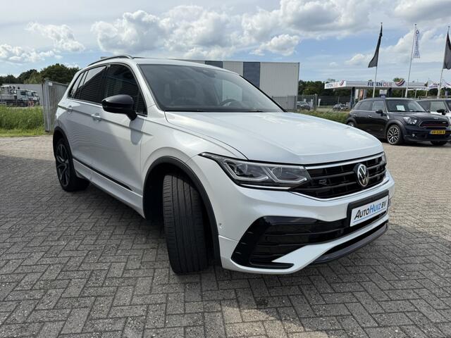 Volkswagen TIGUAN 1.4 TSI eHybrid R-Line Panoramadak Stuurverwarming Lederen interieur Trekhaak Leder Elek Stoelverstelling Head-Up Display 20 Inch Keyless Entry Carplay BTW Auto