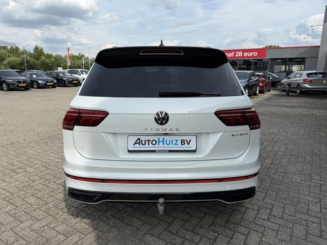 Volkswagen TIGUAN 1.4 TSI eHybrid R-Line Panoramadak Stuurverwarming Lederen interieur Trekhaak Leder Elek Stoelverstelling Head-Up Display 20 Inch Keyless Entry Carplay BTW Auto