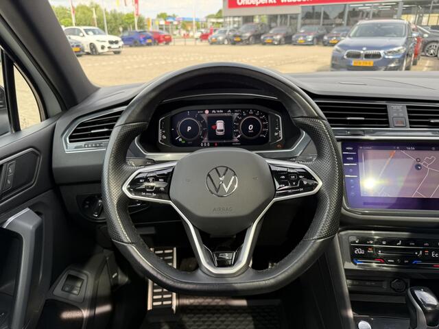 Volkswagen TIGUAN 1.4 TSI eHybrid R-Line Panoramadak Stuurverwarming Lederen interieur Trekhaak Leder Elek Stoelverstelling Head-Up Display 20 Inch Keyless Entry Carplay BTW Auto