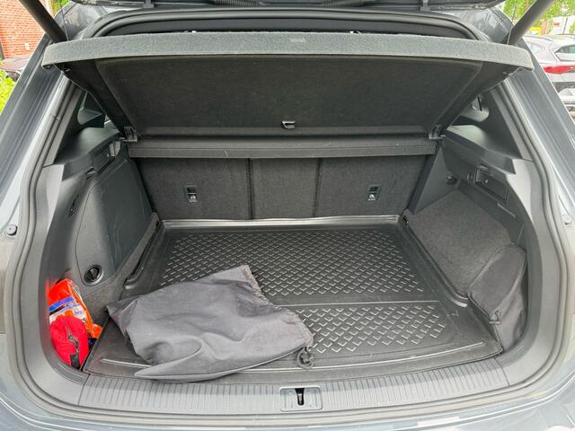 Volkswagen TIGUAN 1.4 TSI eHybrid R-Line + pano, virtual cockpit, cruise, navi