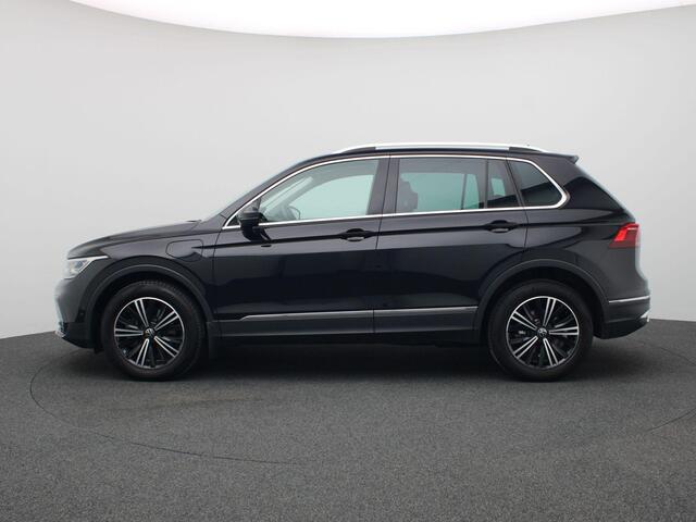 Volkswagen TIGUAN 1.4 TSI eHybrid Elegance 245PK DSG Adaptieve Cruise Controle, Side Assist, Achteruitrijcamera, Stoel-stuurverwarming, Keyless, Ergo Active Stoelen, Trekhaak, 18" LM Velgen