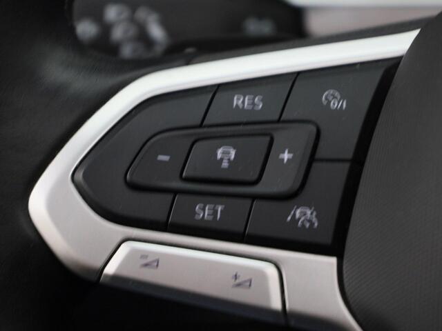 Volkswagen TIGUAN 1.4 TSI eHybrid R-Line Business+ · Panoramadak · Camera + Parkeersensoren · Navigatie ·