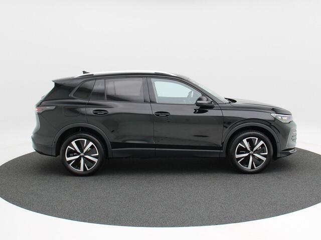 Volkswagen TIGUAN 1.5 eHybrid 204 Pk Automaat Life Edition | Trekhaak | Camera | Parkeersensoren | Elektrische Achterklep | Full LED | Carplay | Adap Cruise | Navigatiesysteem | Keyless | 19 Inch | 899 km!!