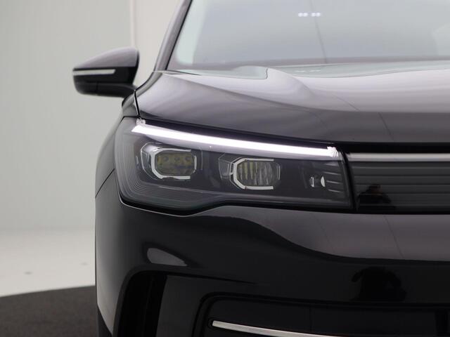 Volkswagen TIGUAN 1.5 eHybrid 204 Pk Automaat Life Edition | Trekhaak | Camera | Parkeersensoren | Elektrische Achterklep | Full LED | Carplay | Adap Cruise | Navigatiesysteem | Keyless | 19 Inch | 899 km!!