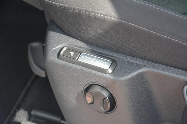 Volkswagen TIGUAN 1.4 TSI ACT Highline | Navigatie | Virtual-cockpit | Full LED | Panoramadak | NL auto!! |