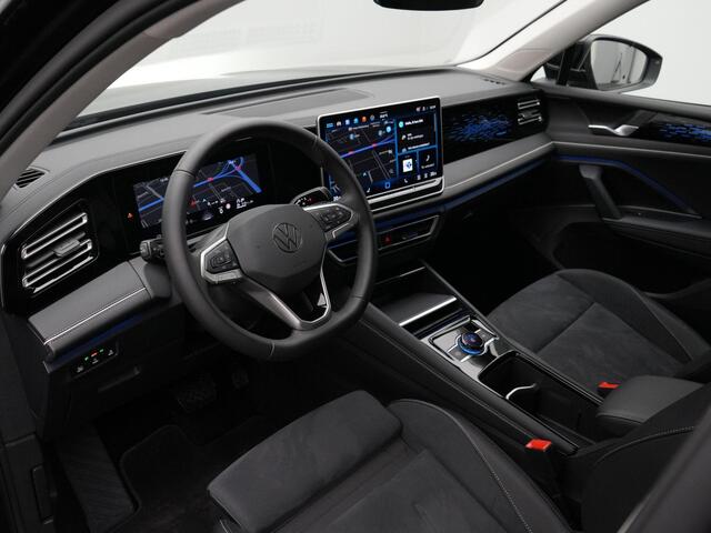 Volkswagen TIGUAN 1.5 eTSI 150 pk DSG Elegance | Trekhaak | Rondomzicht camera | IQ Light | Leder/alcantara | Stuur-/stoelverwarming | Massage