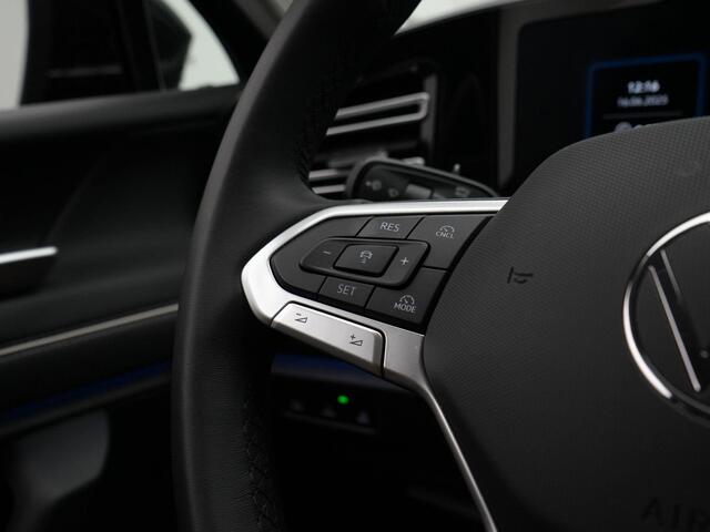 Volkswagen TIGUAN 1.5 eTSI 150 pk DSG Elegance | Trekhaak | Rondomzicht camera | IQ Light | Leder/alcantara | Stuur-/stoelverwarming | Massage