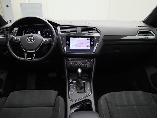 Volkswagen TIGUAN 1.5TSI/150PK ACT Highline Business R Line DSG · Panoramadak · Trekhaak · Camera + Parkeersensoren
