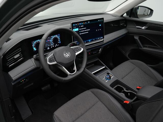 Volkswagen TIGUAN 1.5 eTSI 131 pk DSG Life Edition | Panoramdak | Trekhaak | Head-up display | Stuur-/stoelverwarming | Achteruitrijcamera