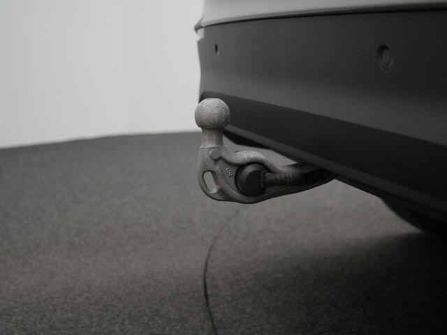 Volkswagen TIGUAN 1.5 eTSI 131 pk DSG Life Edition | Panoramdak | Trekhaak | Head-up display | Stuur-/stoelverwarming | Achteruitrijcamera