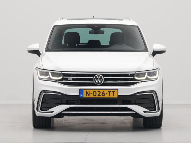Volkswagen TIGUAN 1.5 TSI 150pk DSG R-Line Business+ Panorama Navigatie Wegkl. trekhaak Camera 13