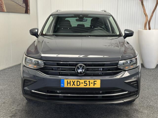 Volkswagen TIGUAN 1.5 TSI LIFE NAVIGATIE ADAPTIVE CRUISE CONTROL CLIMATE CONTROL APPLE CARPLAY/ANDROID RIJSTROOKSENSOREN AFN. TREKHAAK PDC ZEER MOOI !! 3010